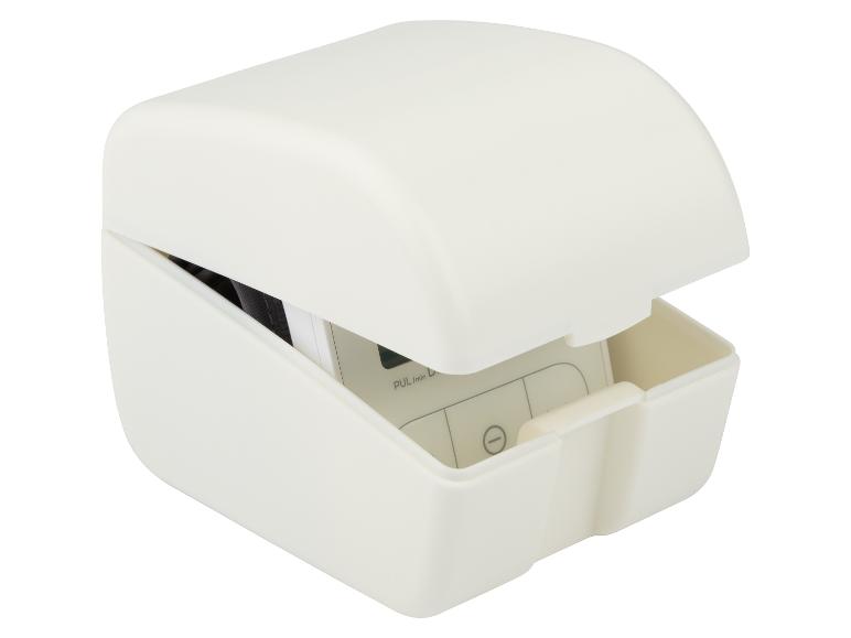 Offenes weißes Gehäuse mit Blutdruckmessgerät darin