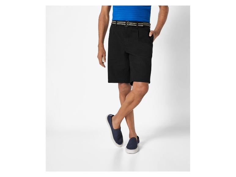 Herren Shorts und Schuhe: lässiger Look.