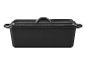 Schwarze gusseiserne Auflaufform mit Deckel.