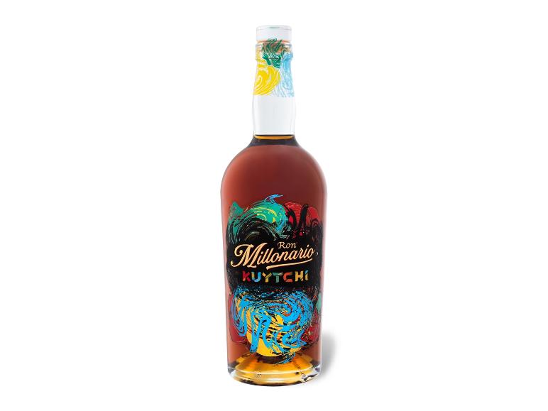 Eine Flasche Rum mit einem farbenfrohen, abstrakten Etikett mit der Aufschrift „Ron Millonario Kuytchi“.