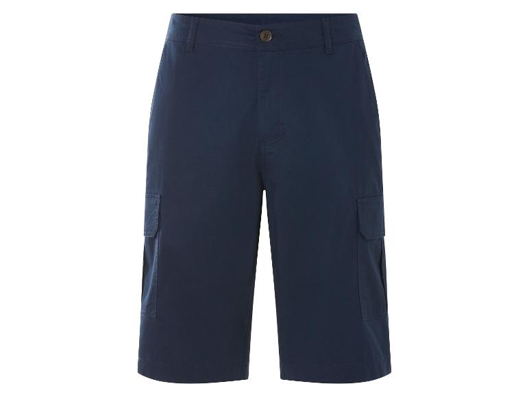 Marineblaue Cargoshorts.