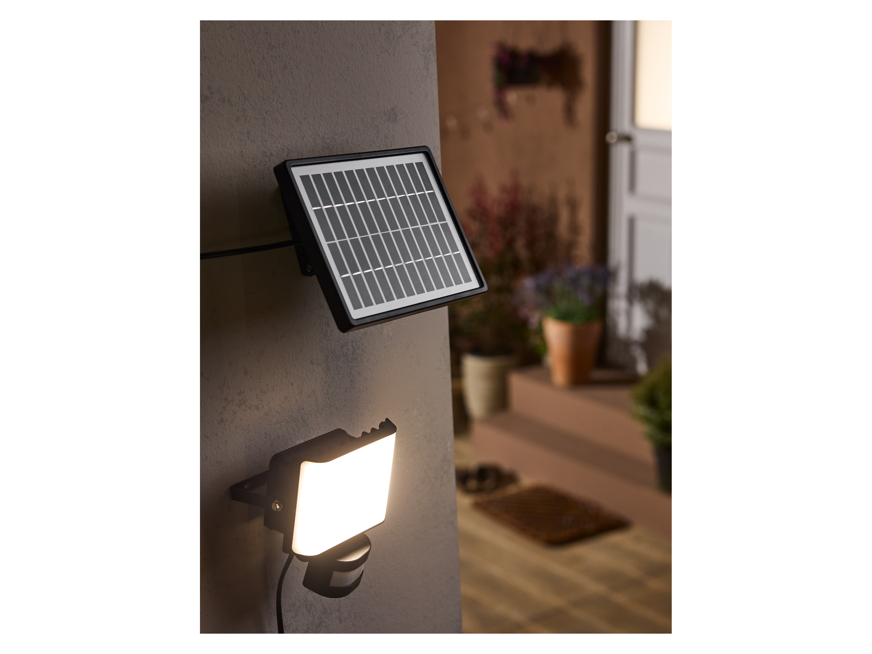 LIVARNO® LED-Solarstrahler mit Bewegungsmelder (Schwarz) – Bild 4 von 4