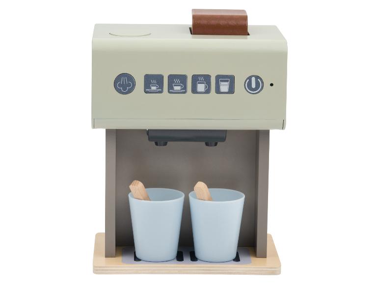 Hölzerne Spielzeug-Kaffeemaschine mit zwei Tassen und Löffeln.