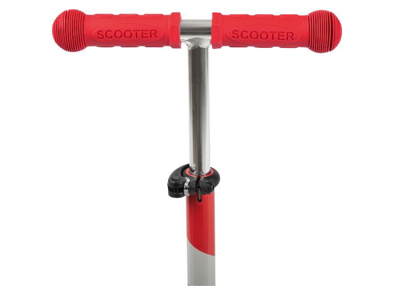 Roter Rollerlenker mit ergonomischen Griffen.