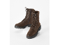 Braune Schnürstiefel im Militärstil mit dicker Sohle.