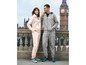 Mann und Frau in Jogginganzügen und Sneakers in London.