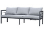 Ein graues Metall-Sofa mit Kissen für den Außenbereich.
