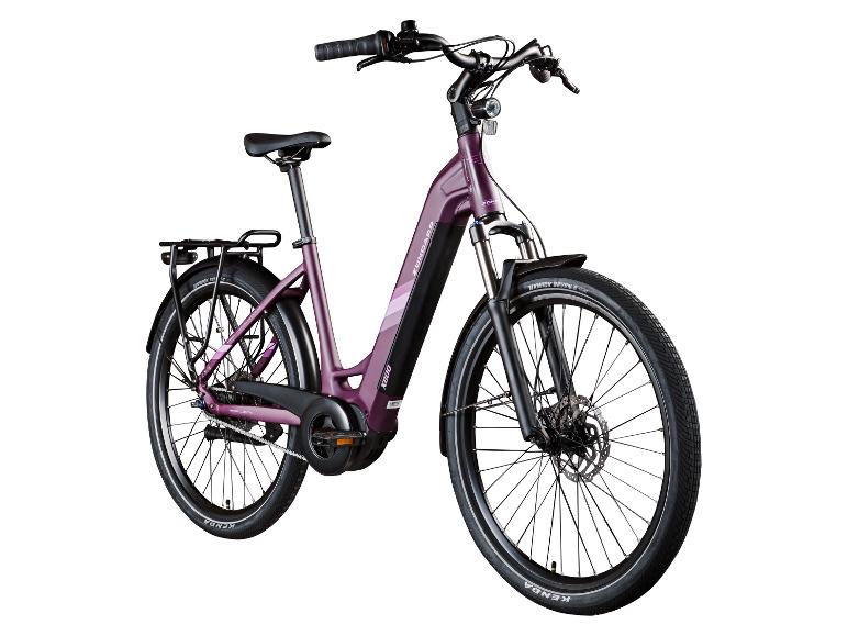 Lila E-Bike mit Gepäckträger und schwarzen Reifen.