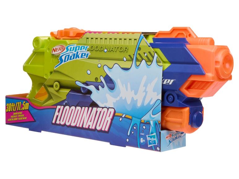 Grüner und blauer Wasserblaster in Verpackung, beschriftet „FLOODINATOR“ mit 38ft/11.5m Reichweite.
