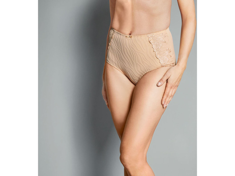 Beigefarbene High-Waist-Unterwäsche mit Spitze.