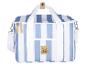 Blau-weiß gestreifte Kühltasche mit Griffen, Schultergurt und einem dekorativen Emblem.