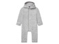 Ein grauer Baby-Overall mit Kapuze