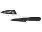 Schwarzes Küchenmesser mit schwarzem Griff und schwarzem Klingenschutz.
