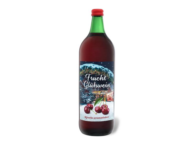 Flasche Fruchtglühwein mit Kirschgeschmack und winterlichem Etikett
