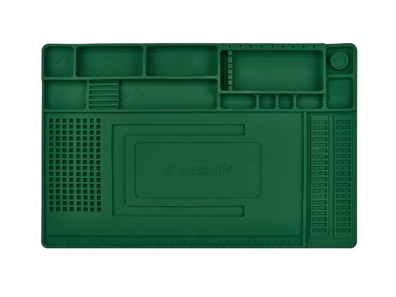 Grüne Werkmatte von Parkside mit Organizer, Magneten und Lineal.