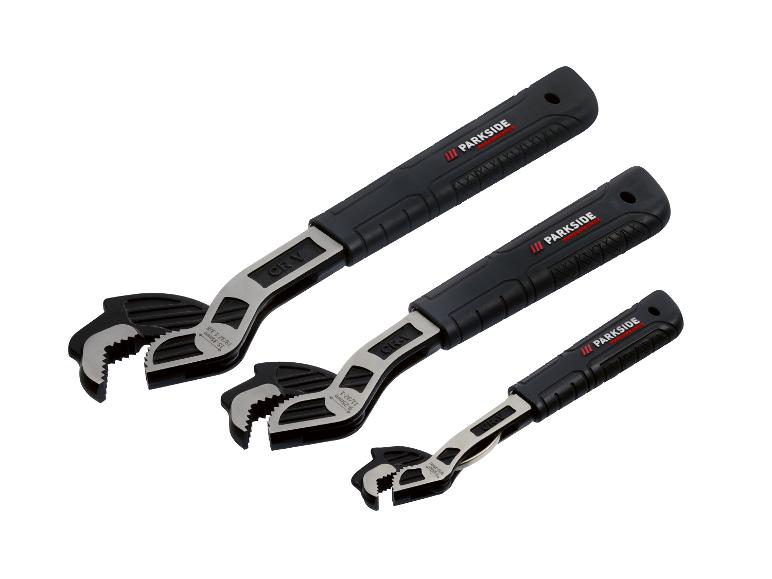 Set aus drei verstellbaren Schraubenschlüsseln mit schwarzen Griffen, von groß bis klein.