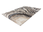 Moderner Teppich mit Marmor-Muster, Beige- und Grautönen.