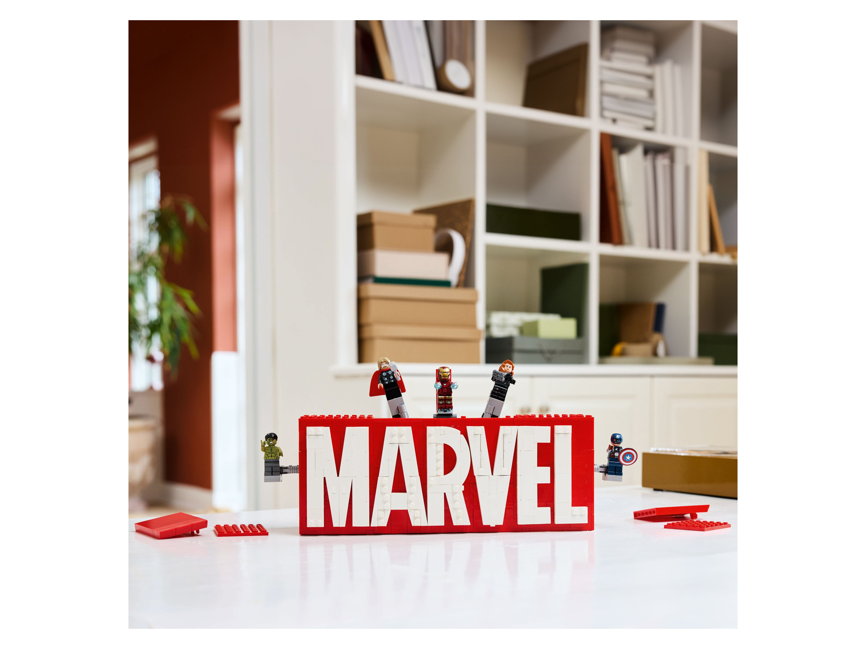 Lego Super Heroes MARVEL logo og minifigurer 76313 5