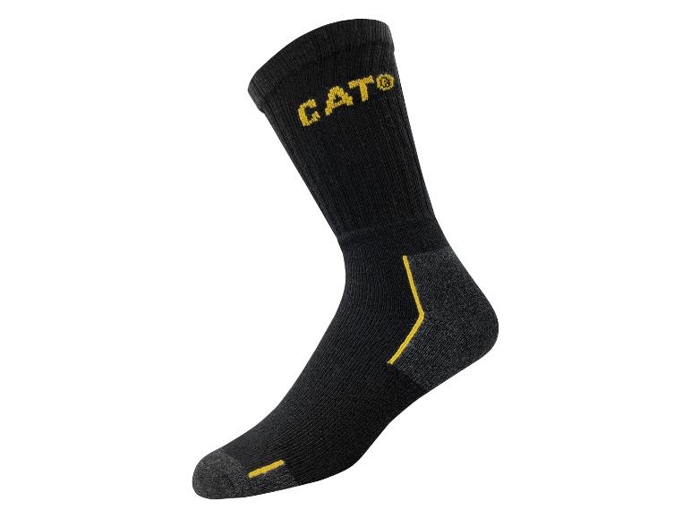 Schwarze Socke mit gelbem CAT® Logo und Details.