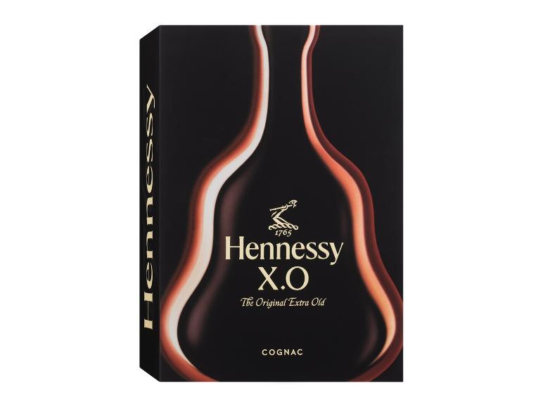 Schwarze Cognac-Box mit orangefarbener Flaschensilhouette und goldenem Text.