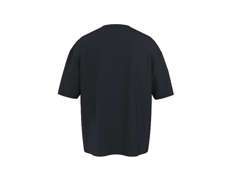 Rückenansicht eines schlichten schwarzen Oversize-T-Shirts.