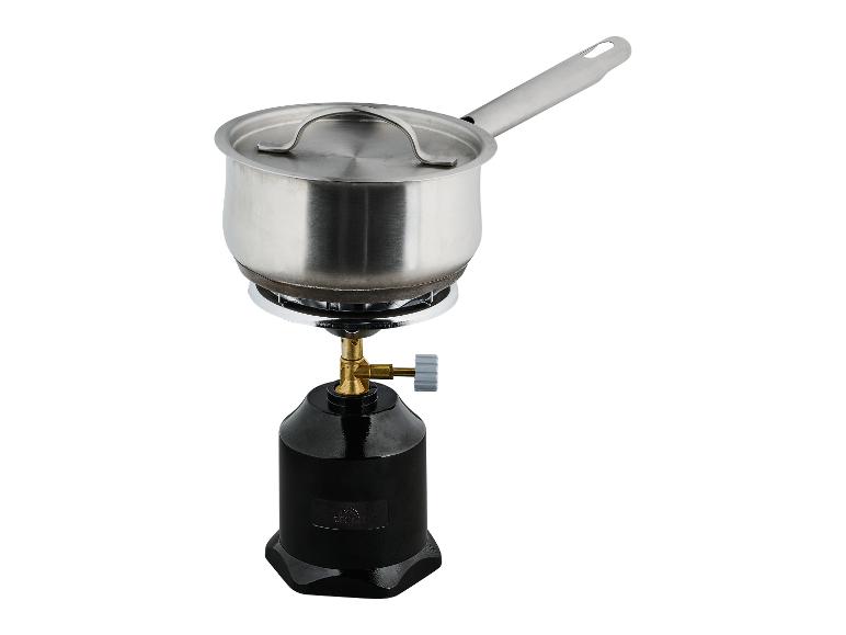 Edelstahltopf auf Campingkocher.