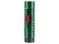 Grüne Taschenlampe mit roter Klappe, die einen 5V=1A Ladeanschluss abdeckt.