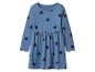 Blaues Mädchenkleid mit schwarzen Herzen, langen Ärmeln und geraffter Taille.