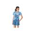 Blauer Damenpyjama mit Stitch-T-Shirt und gemusterten Shorts.