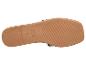 Braune flache Sandalensohle mit rutschfester Textur und Designdetails.