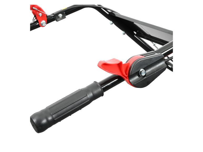 Nahaufnahme eines schwarzen Griffs mit rotem Auslöser an einer Maschine.