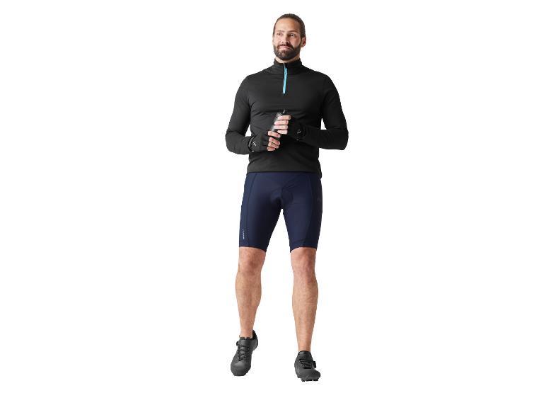 Fahrradbekleidung und -schuhe: Trikot, Radhose und Craft Handschuhe.