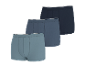 Dreierpack Herren-Boxershorts in Blau, Dunkelblau und Hellblau.