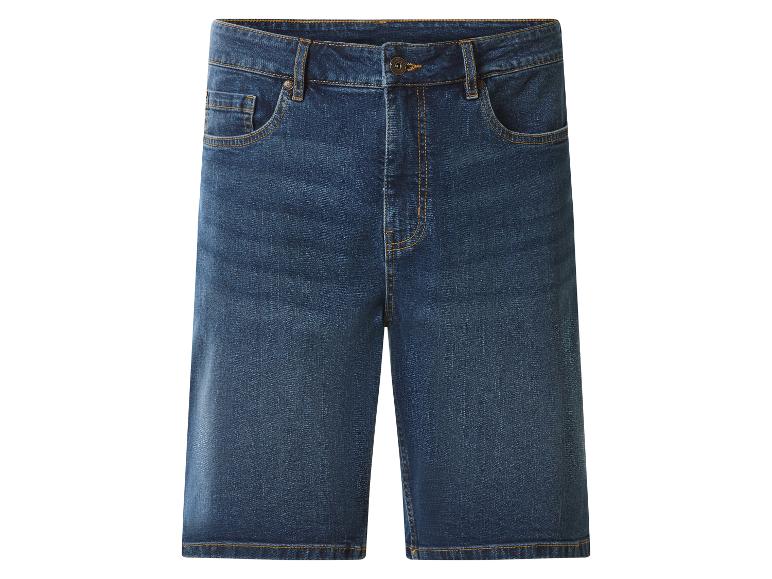 Blaue Jeans-Shorts mit Taschen und Knöpfen.
