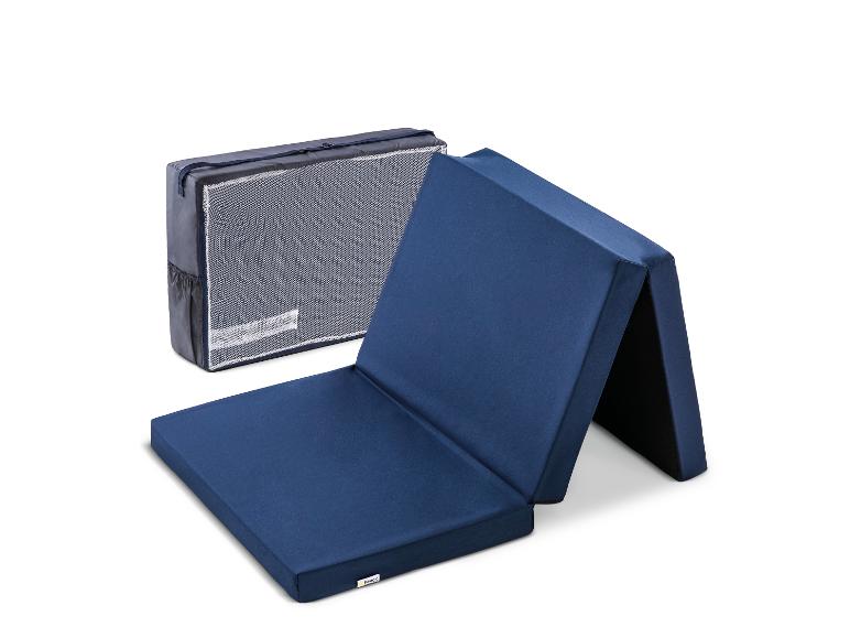 Hauck faltbare marineblaue Reisematratze mit Tragetasche.