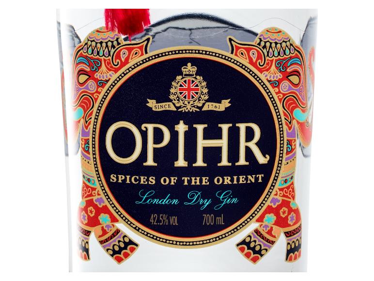 Eine Flasche Opihr London Dry Gin mit Elefantenmotiven.