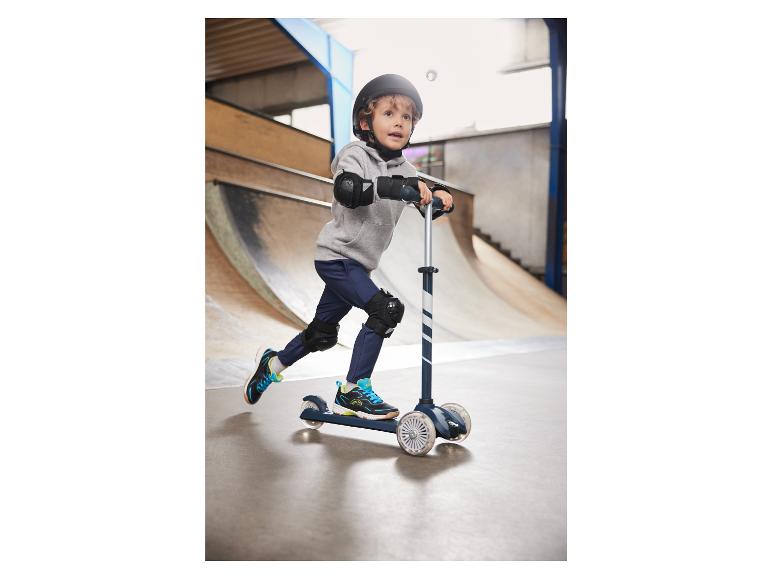 Scooter, Schutzausrüstung und Helm für Kinder.