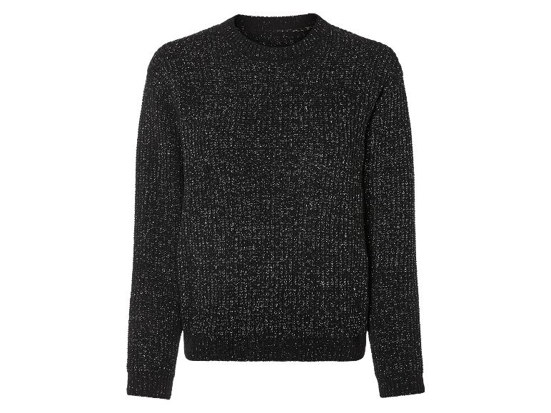 Ein schwarzer Pullover mit Glitzerfaden.
