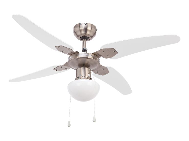 Deckenventilator mit fünf weißen Flügeln und einer Leuchte, gebürstetes Nickel-Finish.