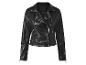 Schwarze Lederjacke.