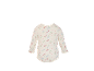 Cremefarbener Langarm-Babybody mit Blumenmuster.