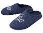 Blaue Filzpantoffeln mit 'King's Road'-Logo.