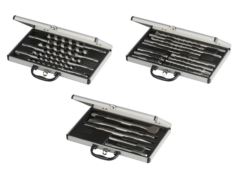 Drei Koffer mit verschiedenen Bohrern und Meißeln.