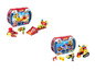 Zwei T-Racers Spielsets mit Autos, Figuren und einer Rennstrecke.