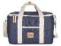 Marineblaue Kühltasche mit beigen Griffen und Schultergurt, Reißverschluss oben und dekorativem Logo.