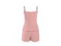 Rosa zweiteiliger Damen-Pyjama mit Spaghettiträger-Top und Rüschenshorts.