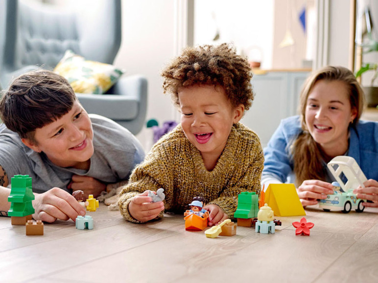 Gehe zu Vollbildansicht: LEGO® DUPLO® 10946 »Familienabenteuer mit Campingbus« - Bild 2