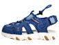Blaue Kindersandalen mit orangefarbenen Akzenten und weißen Sohlen.