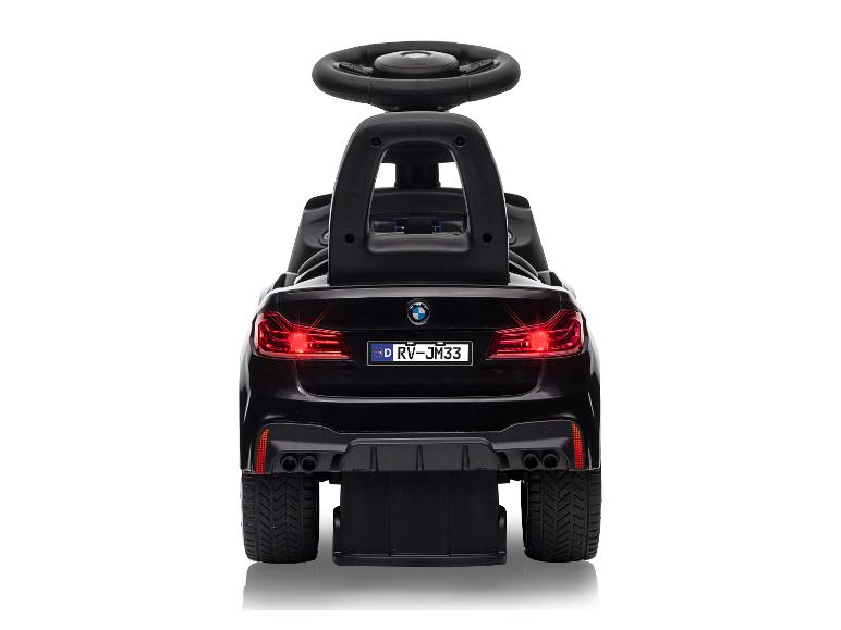 Ein schwarzes BMW Spielzeugauto für Kleinkinder.