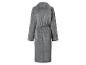 Grauer weicher Fleece-Bademantel mit Bindegürtel an der Taille, von hinten gesehen.